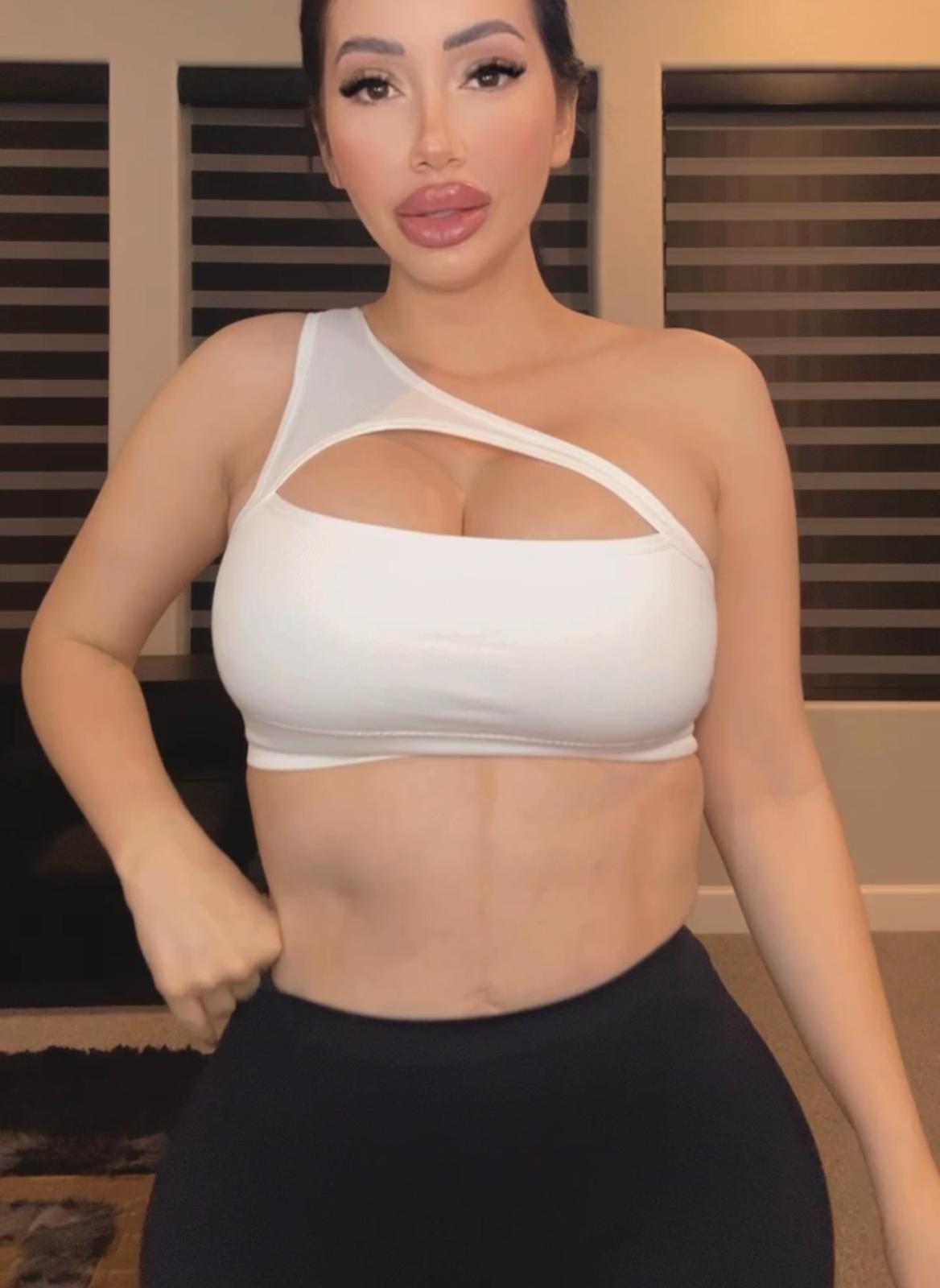 ONE SHOLDER CROP TOP